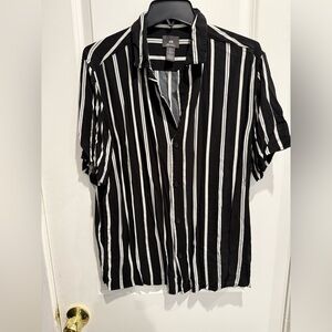 H&M Men's Black and White Striped Casual Shirt